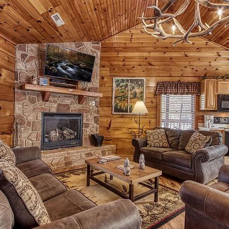 The Nut House, Hot Tub, Game Room, Wifi, 1089 Free Tickets Each Paid Day, Dollywood And More! Pigeon Forge Eksteriør billede