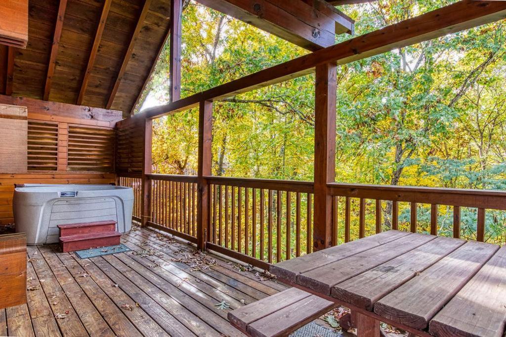 The Nut House, Hot Tub, Game Room, Wifi, 1089 Free Tickets Each Paid Day, Dollywood And More! Pigeon Forge Eksteriør billede