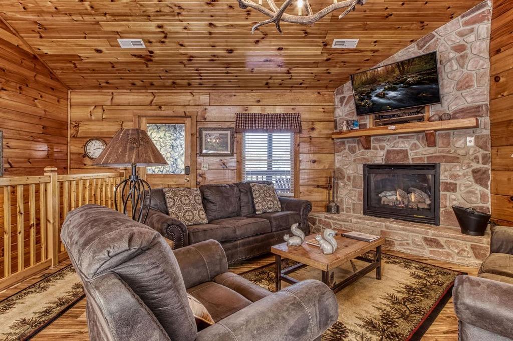 The Nut House, Hot Tub, Game Room, Wifi, 1089 Free Tickets Each Paid Day, Dollywood And More! Pigeon Forge Eksteriør billede