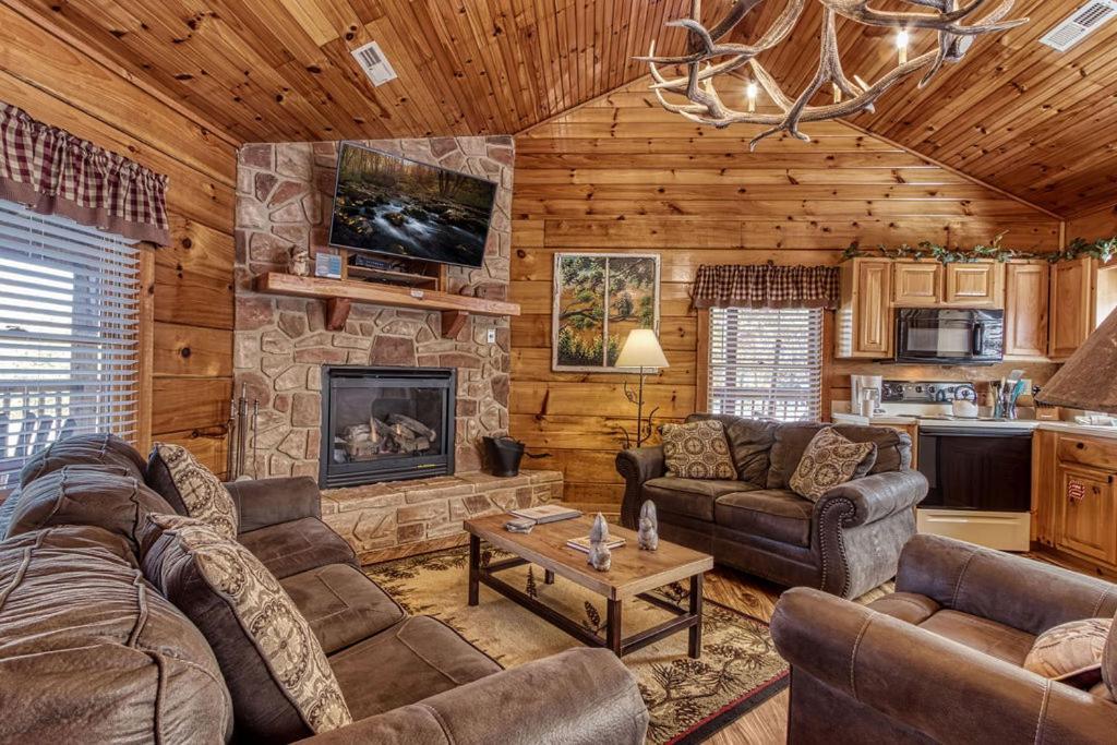 The Nut House, Hot Tub, Game Room, Wifi, 1089 Free Tickets Each Paid Day, Dollywood And More! Pigeon Forge Eksteriør billede