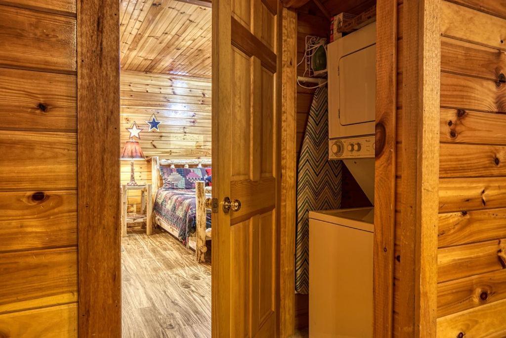 The Nut House, Hot Tub, Game Room, Wifi, 1089 Free Tickets Each Paid Day, Dollywood And More! Pigeon Forge Eksteriør billede