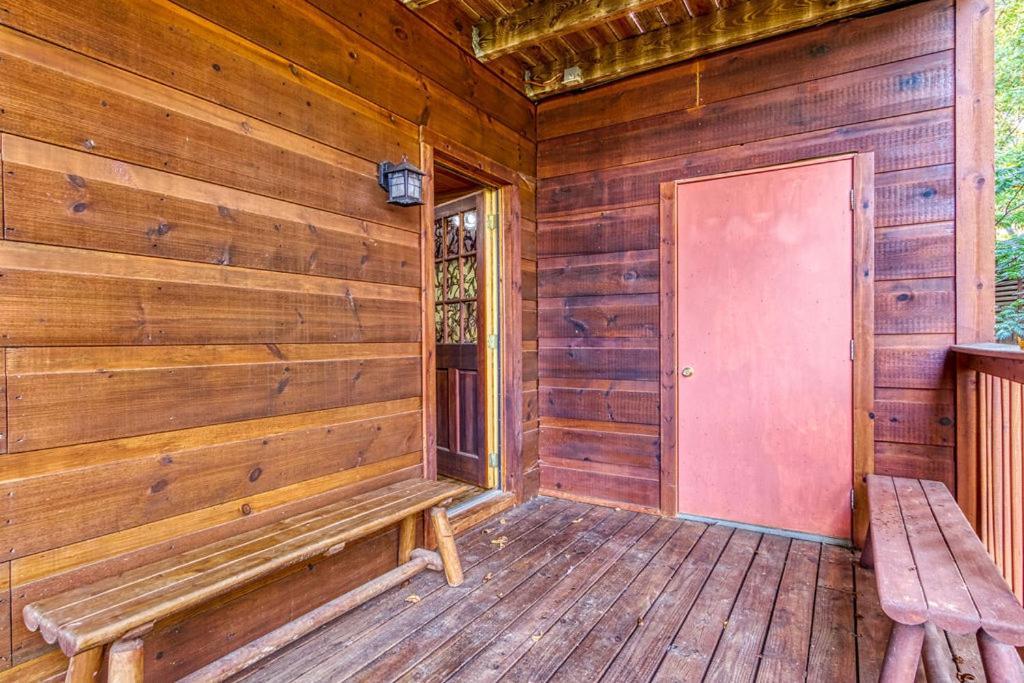 The Nut House, Hot Tub, Game Room, Wifi, 1089 Free Tickets Each Paid Day, Dollywood And More! Pigeon Forge Eksteriør billede