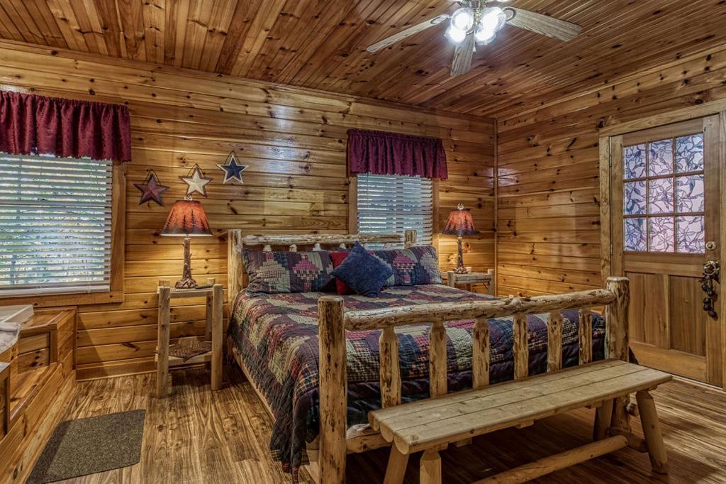 The Nut House, Hot Tub, Game Room, Wifi, 1089 Free Tickets Each Paid Day, Dollywood And More! Pigeon Forge Eksteriør billede