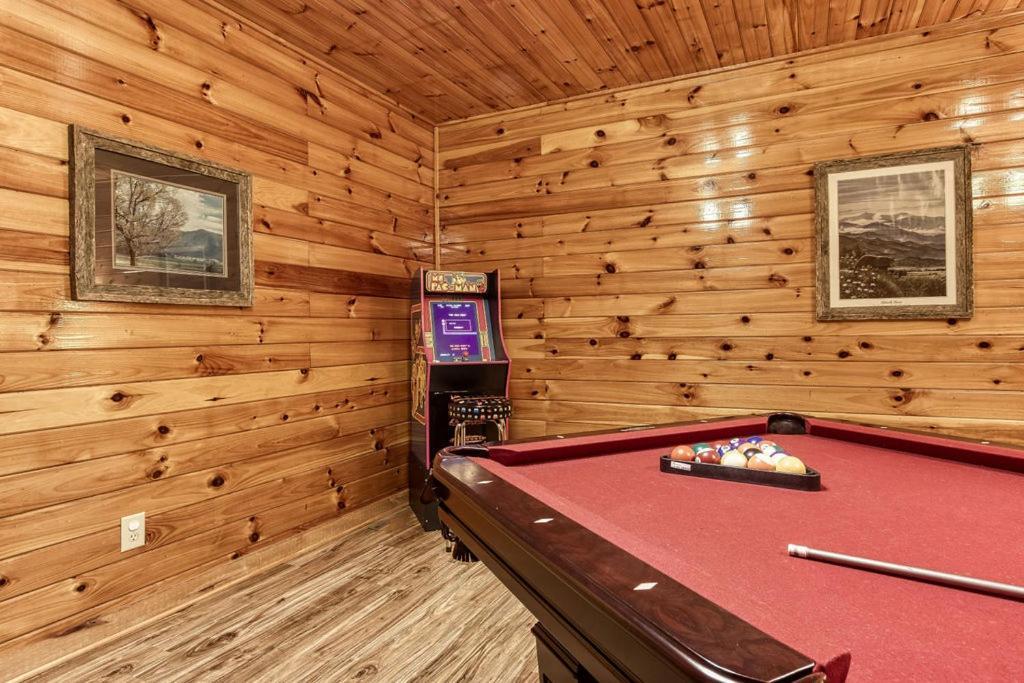 The Nut House, Hot Tub, Game Room, Wifi, 1089 Free Tickets Each Paid Day, Dollywood And More! Pigeon Forge Eksteriør billede