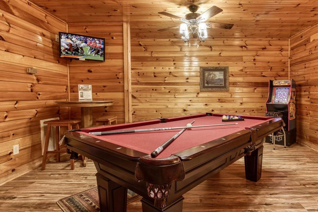 The Nut House, Hot Tub, Game Room, Wifi, 1089 Free Tickets Each Paid Day, Dollywood And More! Pigeon Forge Eksteriør billede