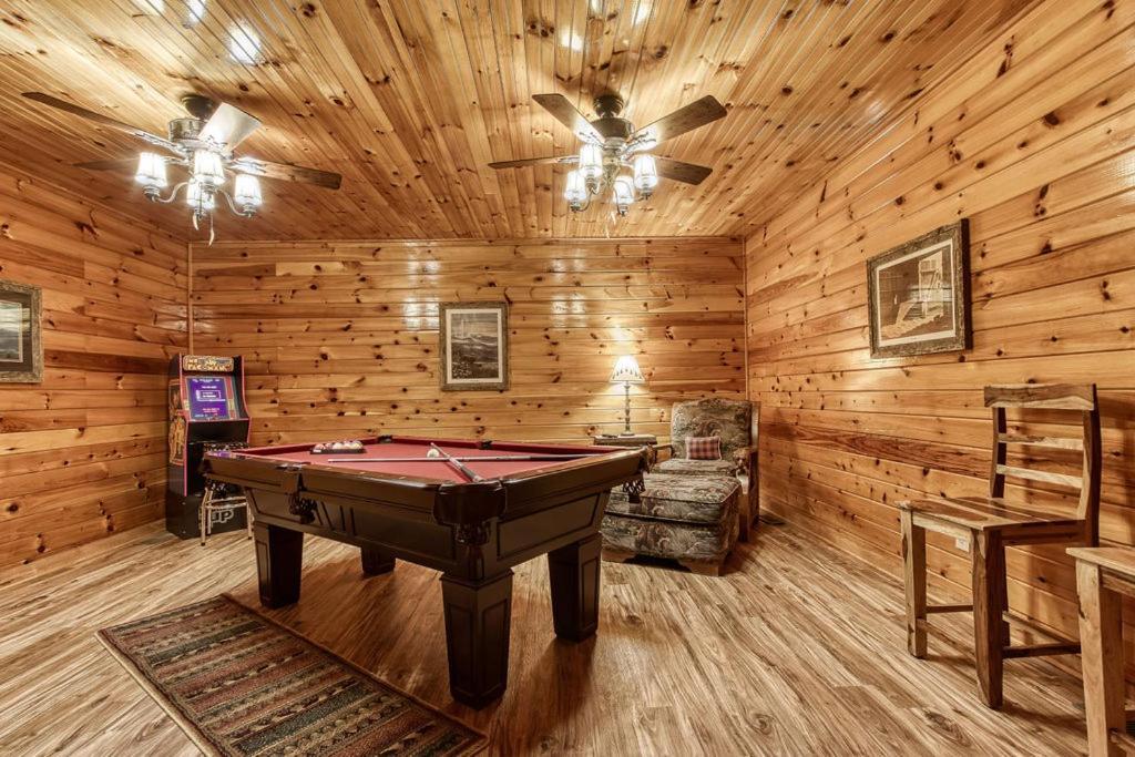 The Nut House, Hot Tub, Game Room, Wifi, 1089 Free Tickets Each Paid Day, Dollywood And More! Pigeon Forge Eksteriør billede